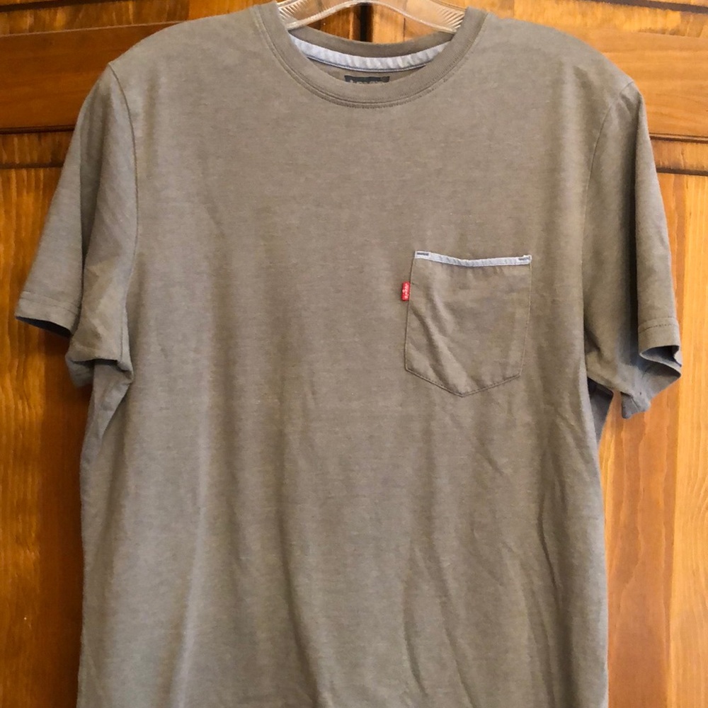 Levi Tee!